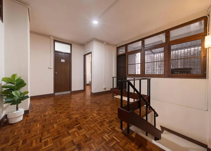 Thonglor|spacious 4br4ba, Fast-wifi, Netflix, Shop Apartment *